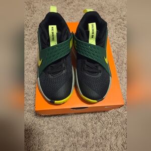 Nike Kids Basketball Shoes - Black and Green